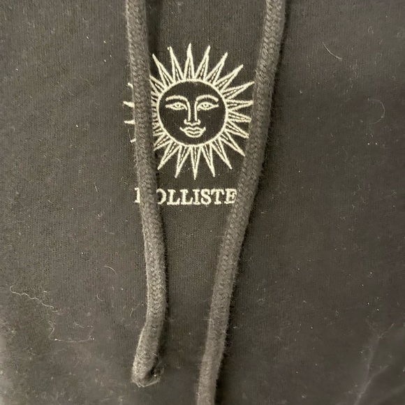 Hollister Black Crop Hoodie with Embroidered Sun Logo - Picture 2 of 6